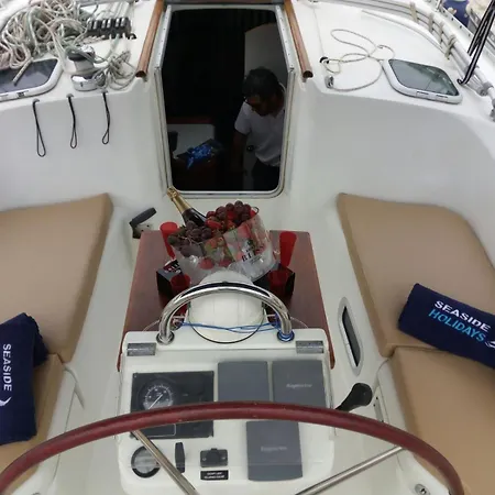 船屋 Centro Catamaranes Y Velero 伊维萨镇