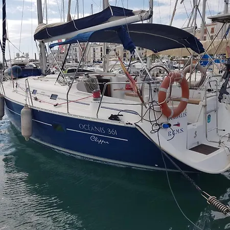 船屋 Centro Catamaranes Y Velero *