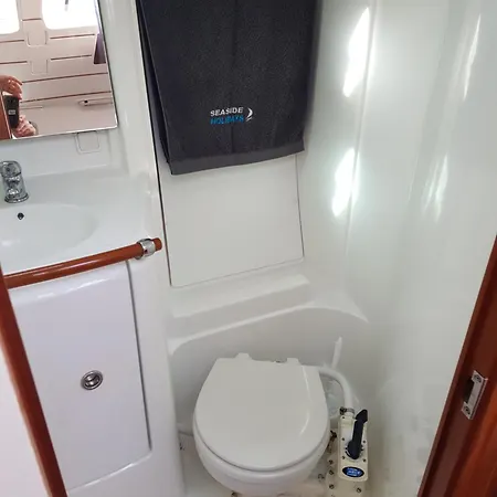 船屋 Centro Catamaranes Y Velero 伊维萨镇