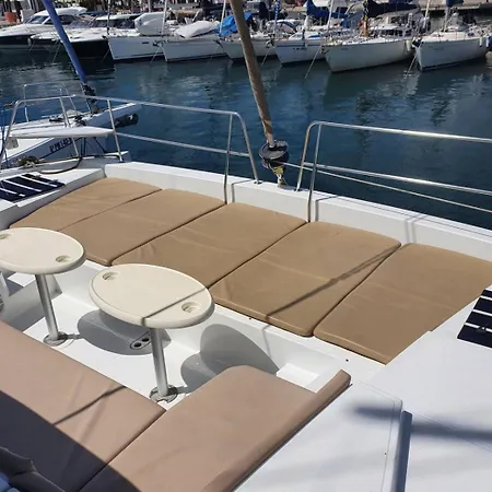 船屋 Centro Catamaranes Y Velero *