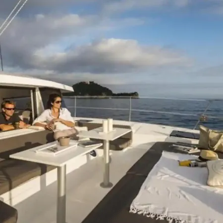 Centro Catamaranes Y Velero 船屋 伊维萨镇