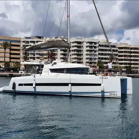 Centro Catamaranes Y Velero 船屋 伊维萨镇
