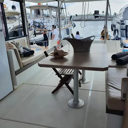 Centro Catamaranes Y Velero * 伊维萨镇