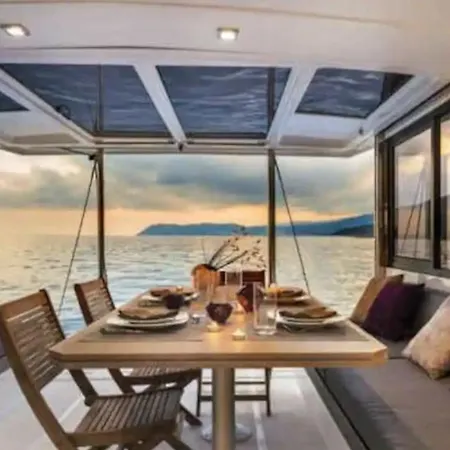 船屋 Centro Catamaranes Y Velero *
